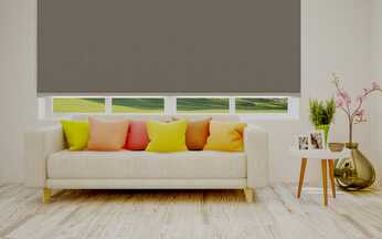 Cortinas Roller Blackout Gris en la Sala
