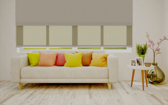 Cortinas Roller Dobles Rustica Beige y Blackout Blanca en el Living